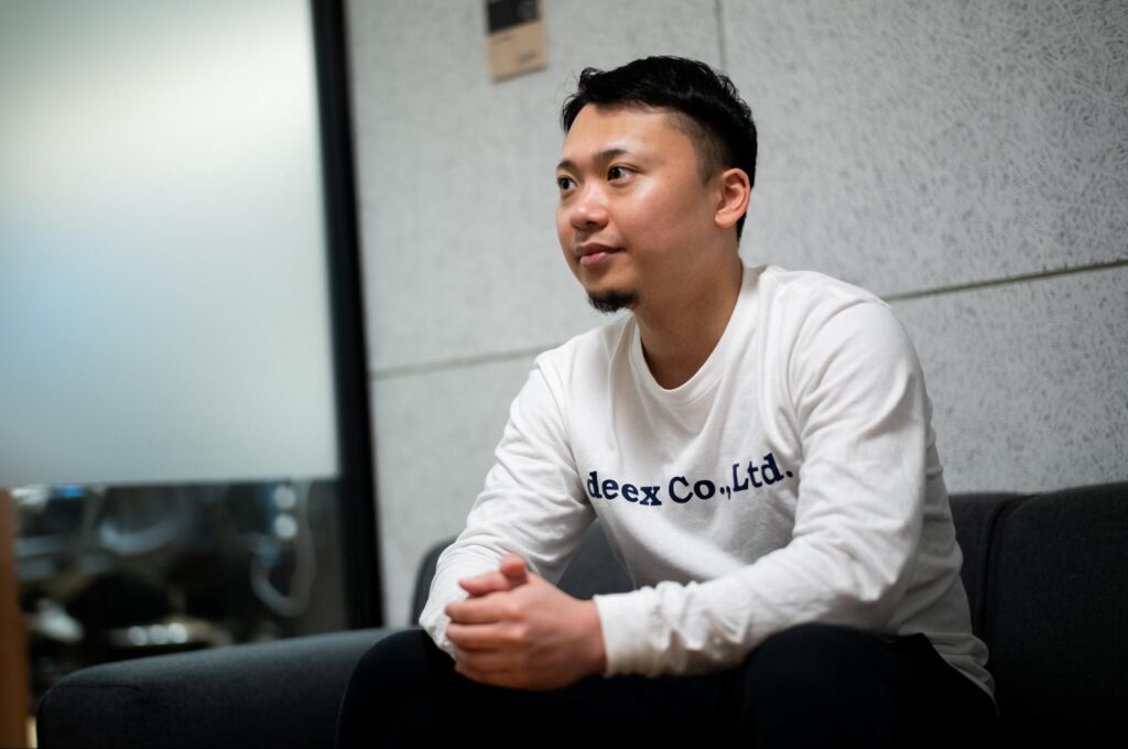 deex株式会社の牛丸代表