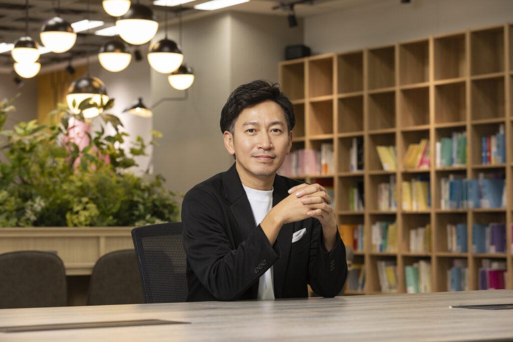 代表取締役会長　石松 友典