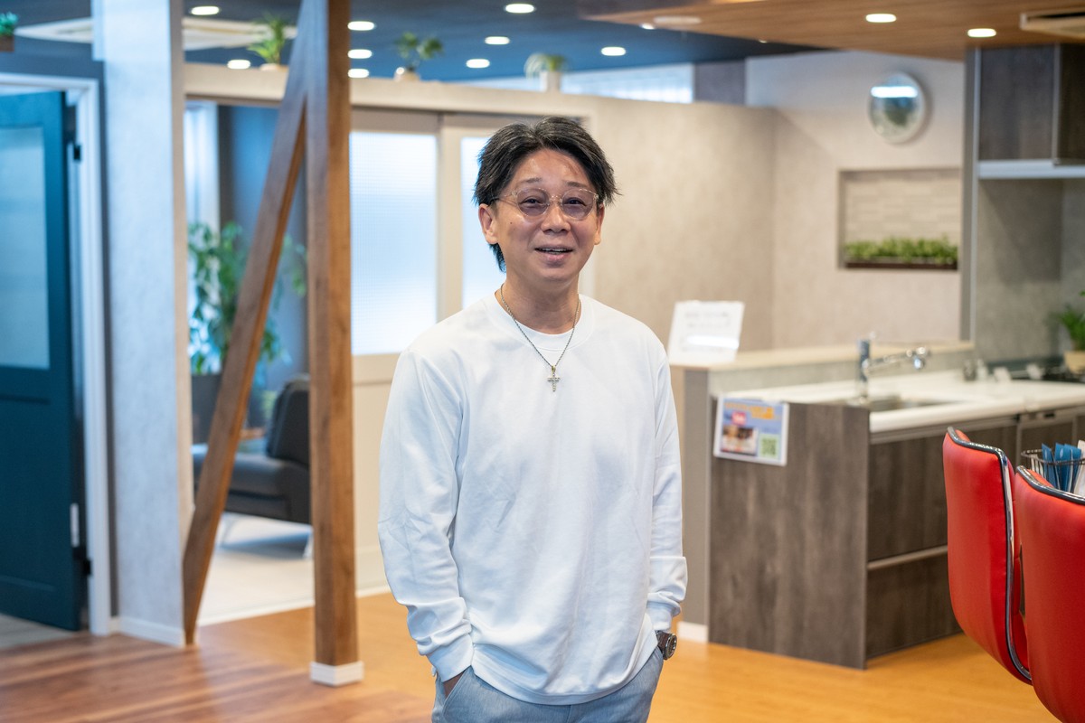 株式会社ワイケイアート 代表取締役 上田晴夫